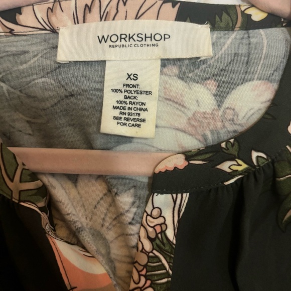 Workshop Republic ✨$8 when bundled✨floral Blouse - Picture 5 of 8